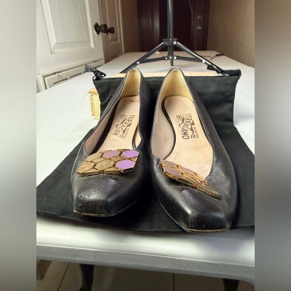 Salvatore Ferragamo Pumps, Size 7 - Picture 3 of 15
